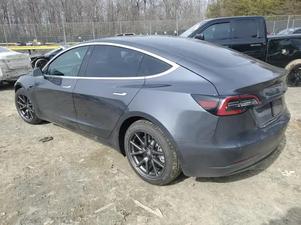 5YJ3E1EA0KF400330 2019 TESLA MODEL 3 - Image 2