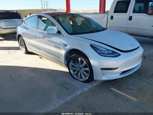5YJ3E1EA0KF407679 2019 TESLA MODEL 3 - Image 1