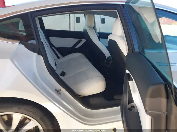 5YJ3E1EA0KF407679 2019 TESLA MODEL 3 - Image 8