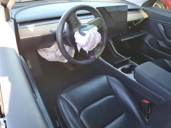 5YJ3E1EA0KF410419 2019 TESLA MODEL 3 - Image 8