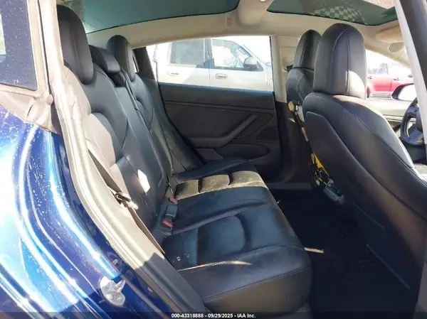 5YJ3E1EA0KF411862 2019 TESLA MODEL 3 - Image 8