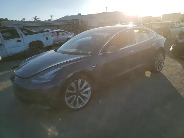 5YJ3E1EA0KF425423 2019 TESLA MODEL 3 - Image 1
