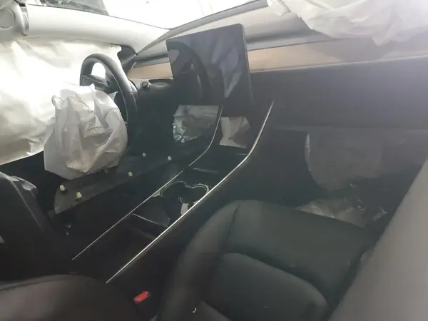 5YJ3E1EA0KF474184 2019 TESLA MODEL 3 - Image 8