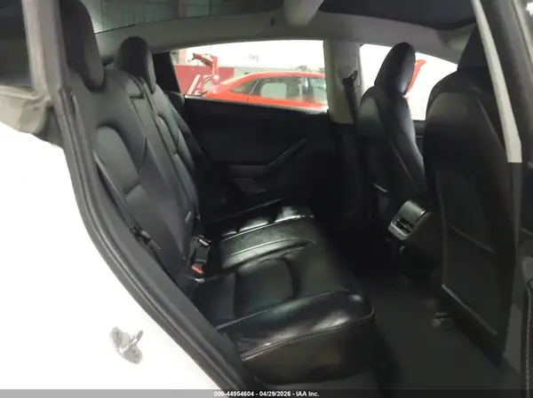 5YJ3E1EA0KF484486 2019 TESLA MODEL 3 - Image 8
