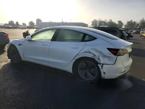 5YJ3E1EA0KF484939 2019 TESLA MODEL 3 - Image 2
