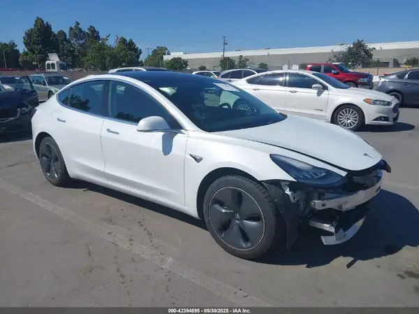 5YJ3E1EA0KF485346 2019 TESLA MODEL 3 - Image 1