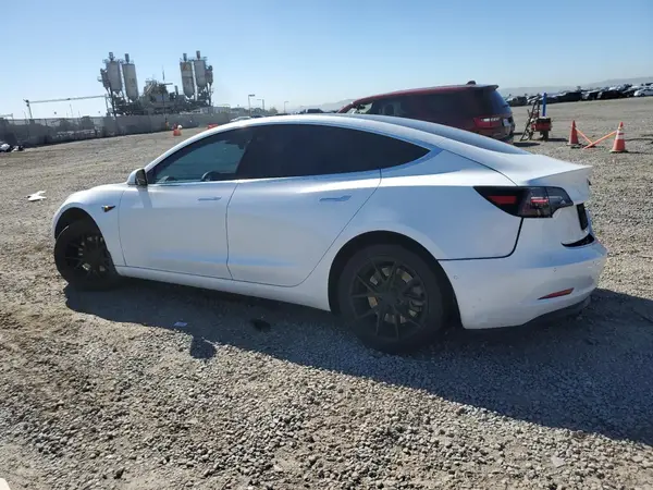 5YJ3E1EA0LF631052 2020 TESLA MODEL 3 - Image 2