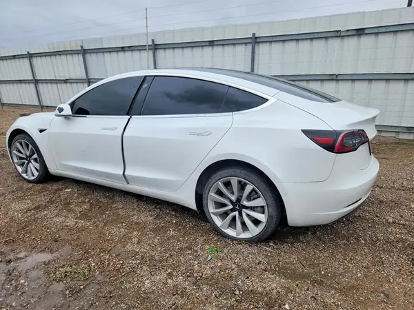 5YJ3E1EA0LF634937 2020 TESLA MODEL 3 - Image 2