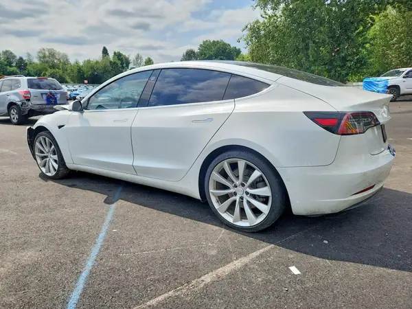 5YJ3E1EA0LF659076 2020 TESLA MODEL 3 - Image 2