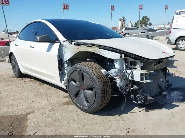 5YJ3E1EA0LF670059 2020 TESLA MODEL 3 - Image 1