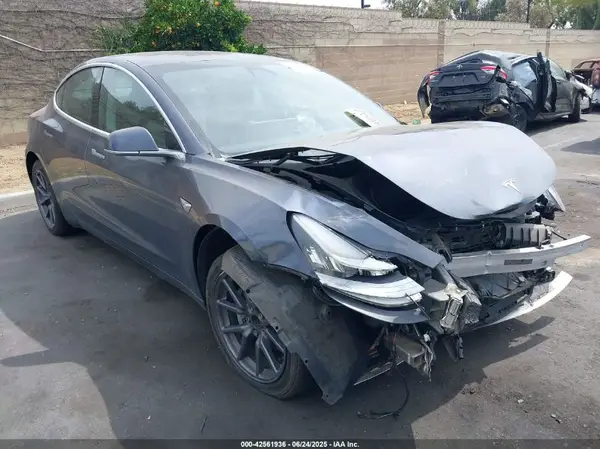 5YJ3E1EA0LF704923 2020 TESLA MODEL 3 - Image 1