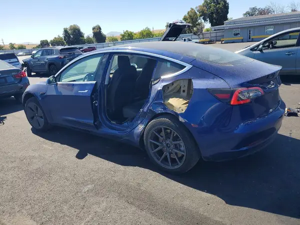 5YJ3E1EA0LF706042 2020 TESLA MODEL 3 - Image 2