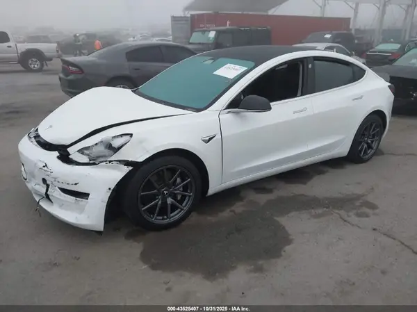 5YJ3E1EA0LF745195 2020 TESLA MODEL 3 - Image 2