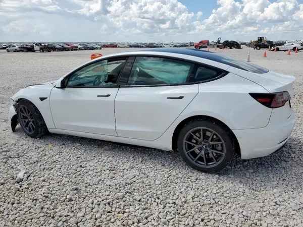5YJ3E1EA0MF016356 2021 TESLA MODEL 3 - Image 2