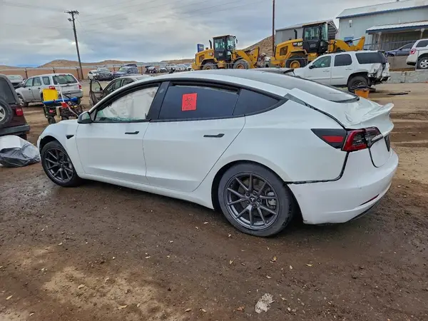 5YJ3E1EA0MF043802 2021 TESLA MODEL 3 - Image 2