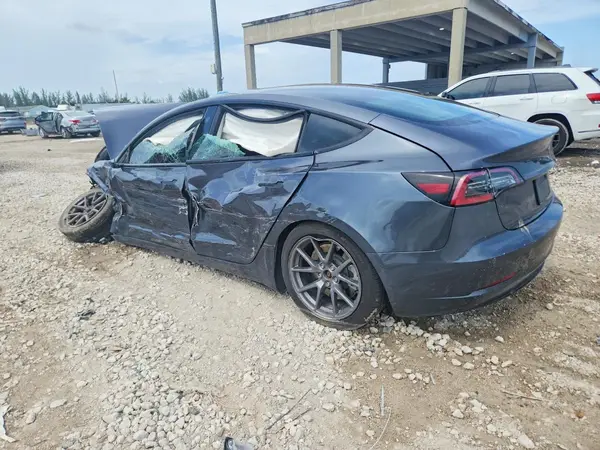 5YJ3E1EA0MF081711 2021 TESLA MODEL 3 - Image 2