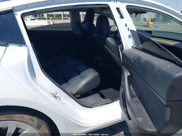 5YJ3E1EA0MF082390 2021 TESLA MODEL 3 - Image 8
