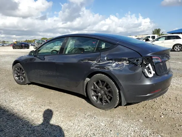 5YJ3E1EA0MF083488 2021 TESLA MODEL 3 - Image 2