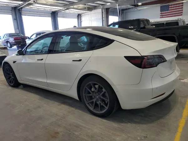 5YJ3E1EA0MF085693 2021 TESLA MODEL 3 - Image 2