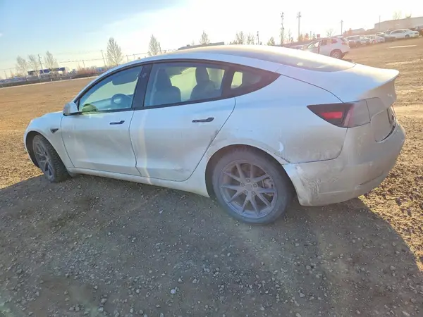 5YJ3E1EA0MF088402 2021 TESLA MODEL 3 - Image 2