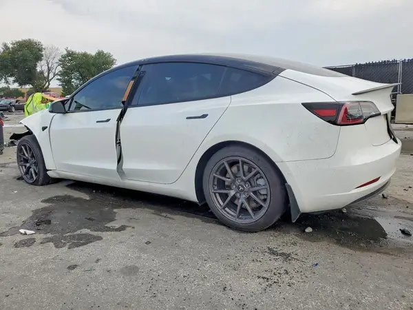 5YJ3E1EA0MF853737 2021 TESLA MODEL 3 - Image 2