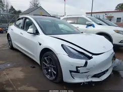 5YJ3E1EA0MF853818 2021 TESLA MODEL 3