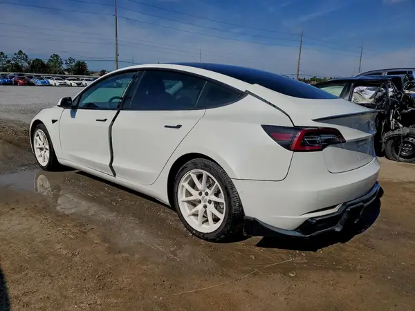 5YJ3E1EA0MF857898 2021 TESLA MODEL 3 - Image 2
