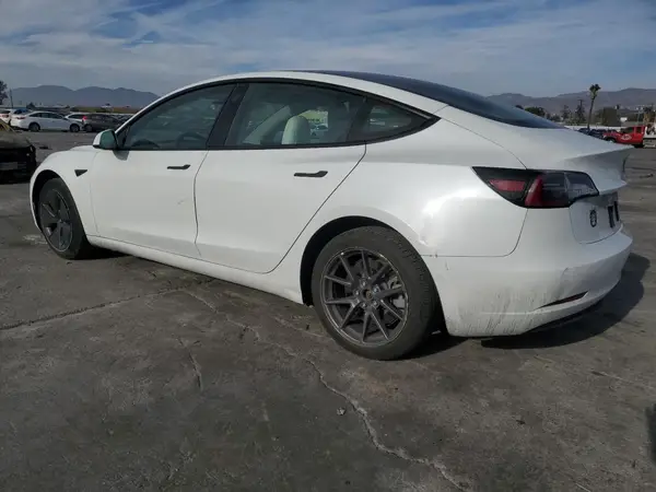 5YJ3E1EA0MF858839 2021 TESLA MODEL 3 - Image 2
