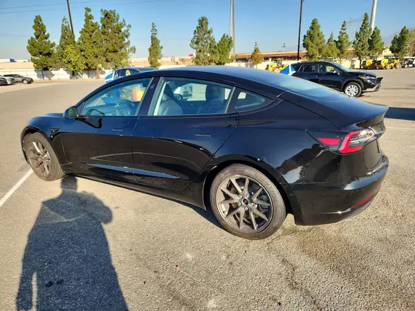 5YJ3E1EA0MF876449 2021 TESLA MODEL 3 - Image 2