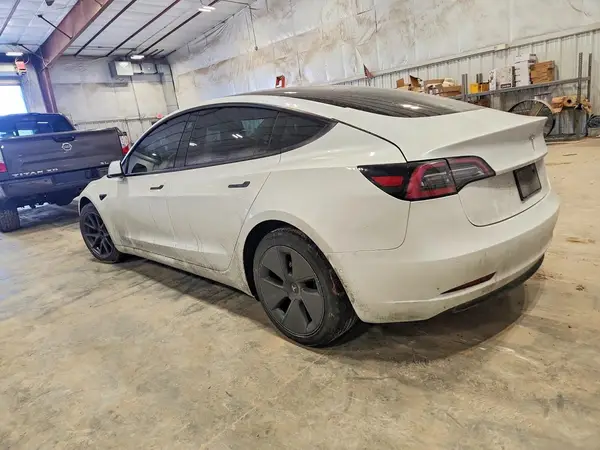 5YJ3E1EA0MF920482 2021 TESLA MODEL 3 - Image 2