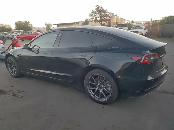 5YJ3E1EA0NF127393 2022 TESLA MODEL 3 - Image 2