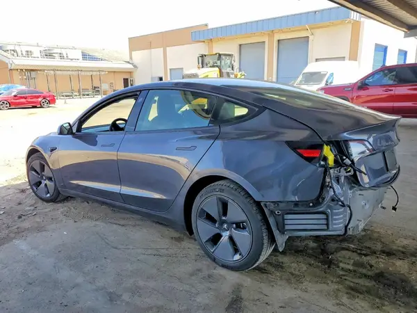 5YJ3E1EA0NF129600 2022 TESLA MODEL 3 - Image 2