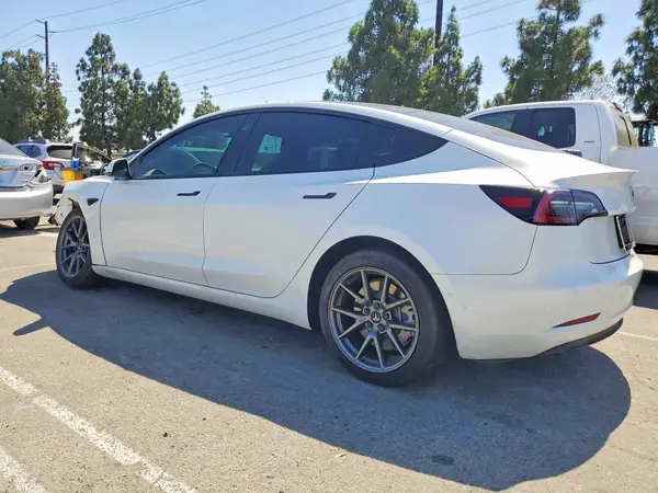 5YJ3E1EA0NF148311 2022 TESLA MODEL 3 - Image 2