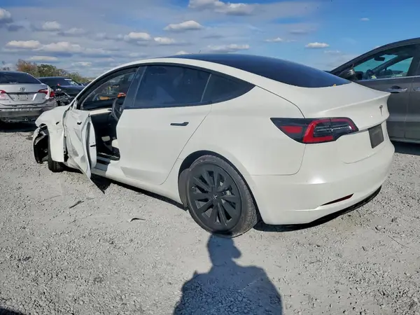 5YJ3E1EA0NF153542 2022 TESLA MODEL 3 - Image 2