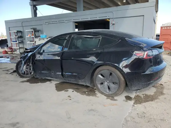 5YJ3E1EA0NF184824 2022 TESLA MODEL 3 - Image 2