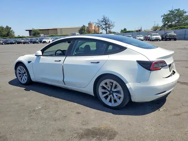 5YJ3E1EA0NF185682 2022 TESLA MODEL 3 - Image 2