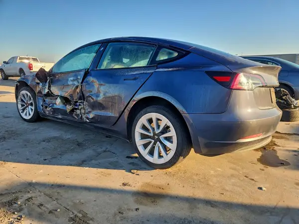 5YJ3E1EA0NF186167 2022 TESLA MODEL 3 - Image 2