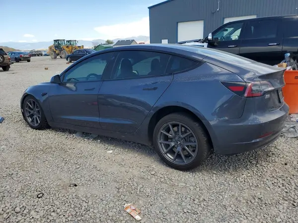 5YJ3E1EA0NF194415 2022 TESLA MODEL 3 - Image 2
