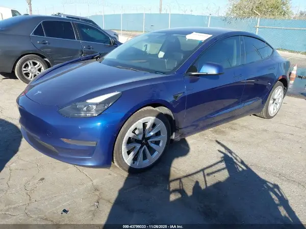 5YJ3E1EA0NF235089 2022 TESLA MODEL 3 - Image 2