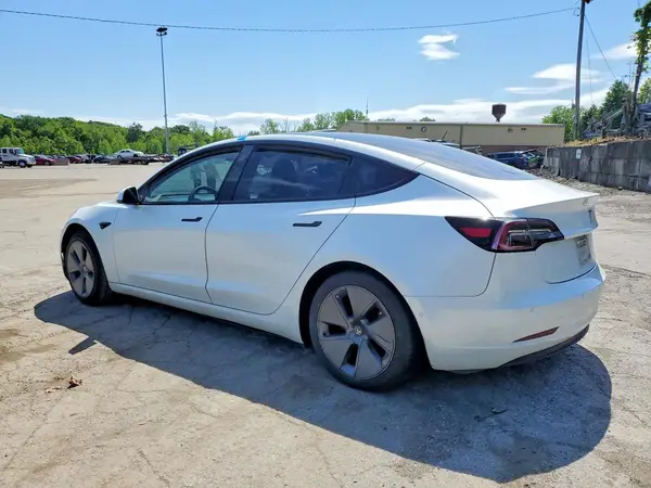 5YJ3E1EA0NF242186 2022 TESLA MODEL 3 - Image 2