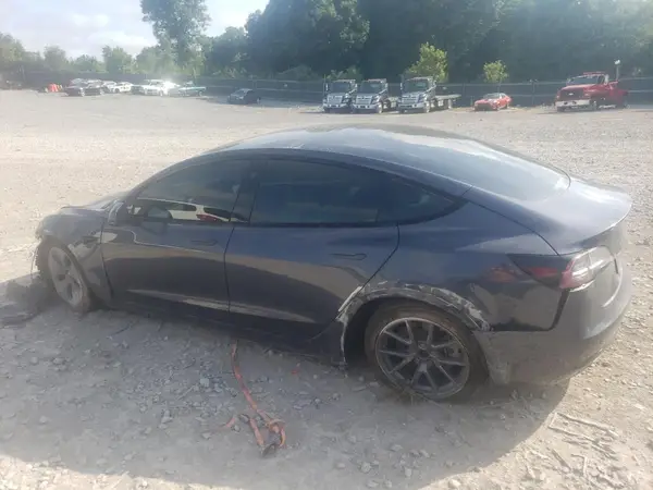 5YJ3E1EA0NF254807 2022 TESLA MODEL 3 - Image 2