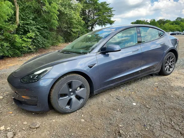 5YJ3E1EA0NF285684 2022 TESLA MODEL 3 - Image 1