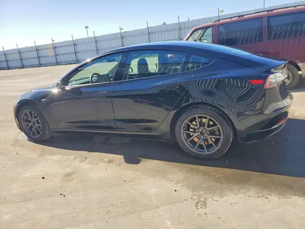 5YJ3E1EA0NF287113 2022 TESLA MODEL 3 - Image 2