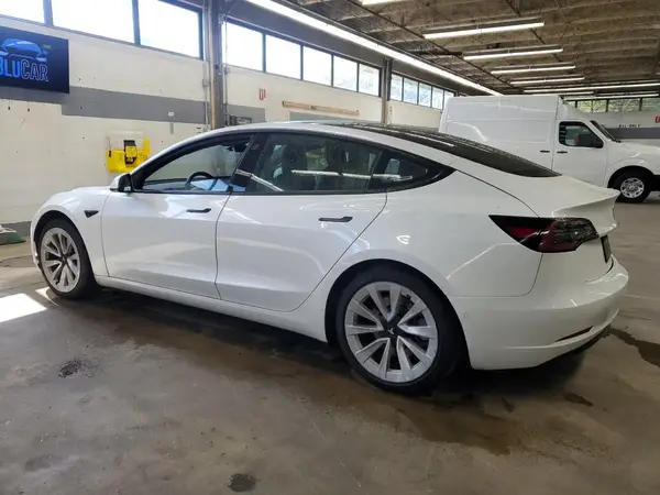 5YJ3E1EA0NF304640 2022 TESLA MODEL 3 - Image 2