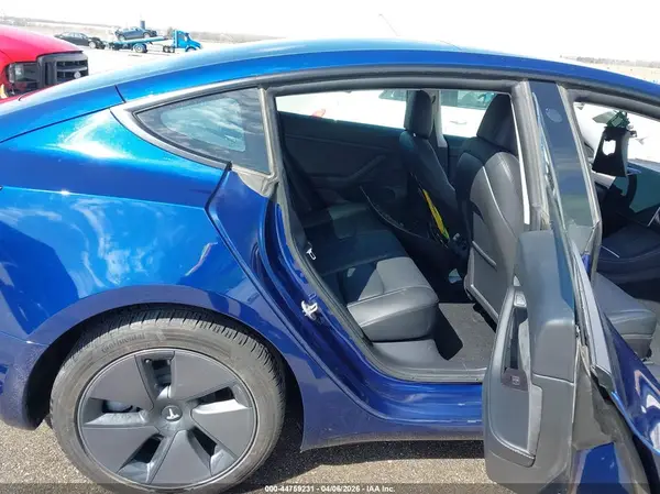 5YJ3E1EA0NF326900 2022 TESLA MODEL 3 - Image 8