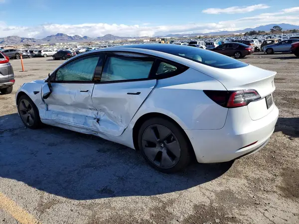 5YJ3E1EA0NF329747 2022 TESLA MODEL 3 - Image 2