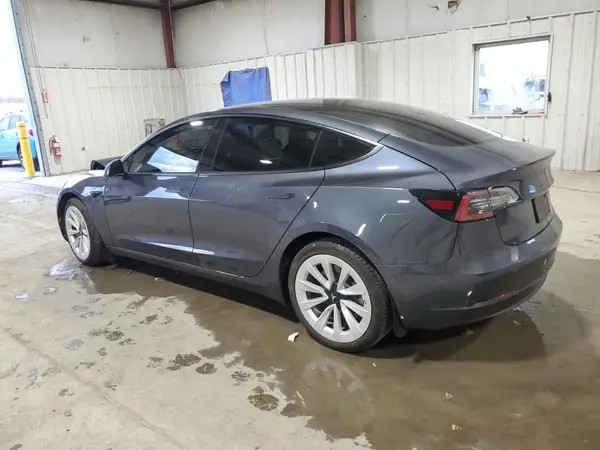 5YJ3E1EA0NF331028 2022 TESLA MODEL 3 - Image 2