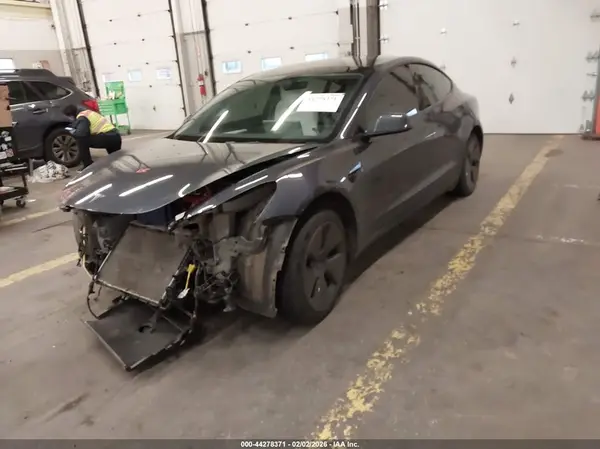 5YJ3E1EA0NF340702 2022 TESLA MODEL 3 - Image 2