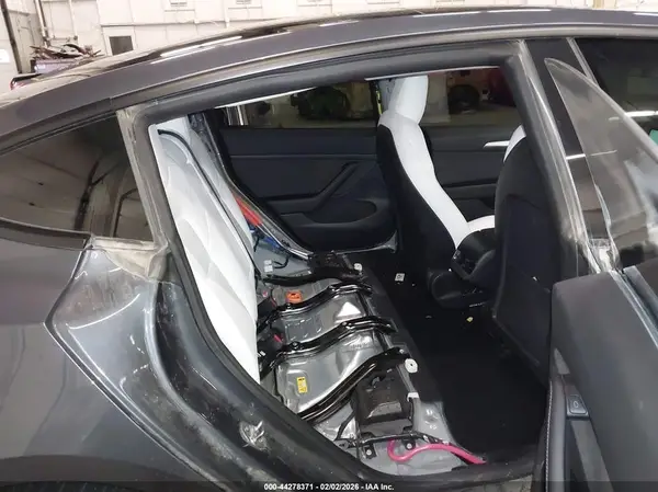 5YJ3E1EA0NF340702 2022 TESLA MODEL 3 - Image 8