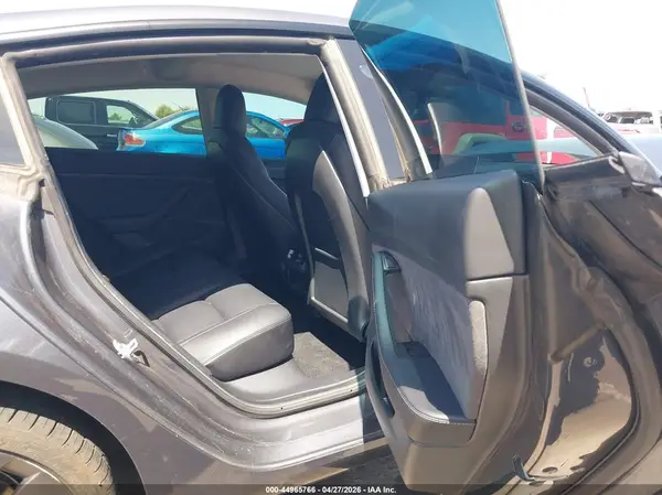 5YJ3E1EA0NF344068 2022 TESLA MODEL 3 - Image 8